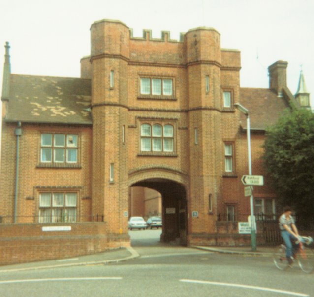 The entrance to Maidstone Grammar School